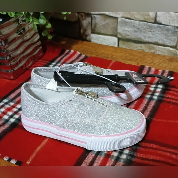 US Sports Other - NWT Girls Toddler SZ 9 Sparkle Slip On Shoes